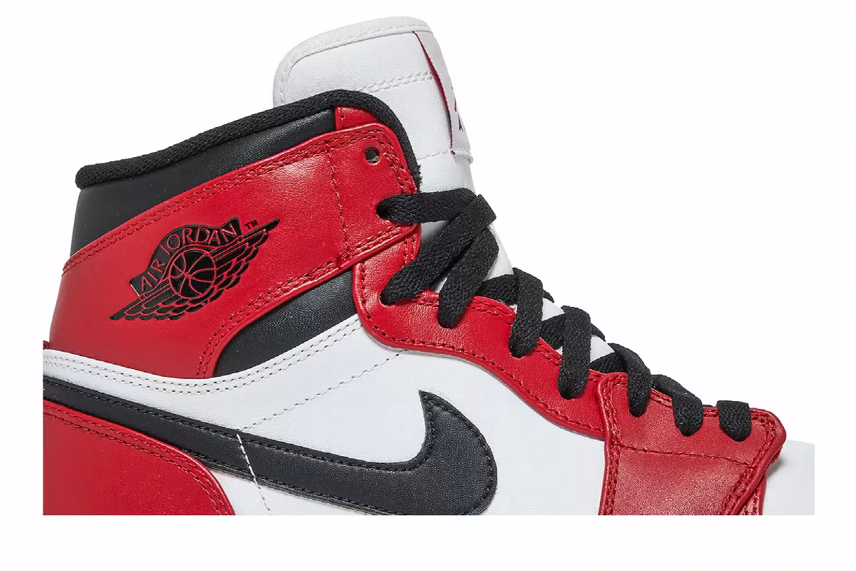 Air Jordan 1 High Chicago 2013, view 3