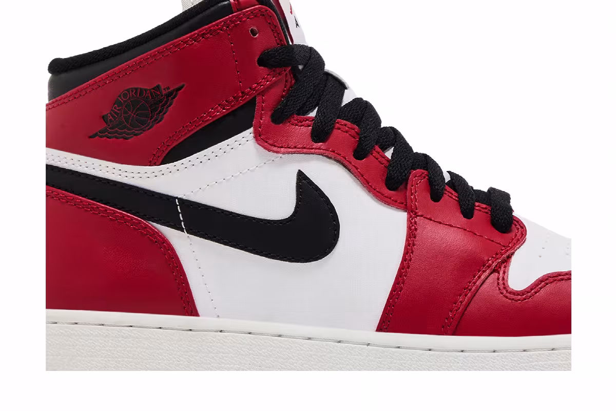 Air Jordan 1 OG GS Chicago 2013, view 3