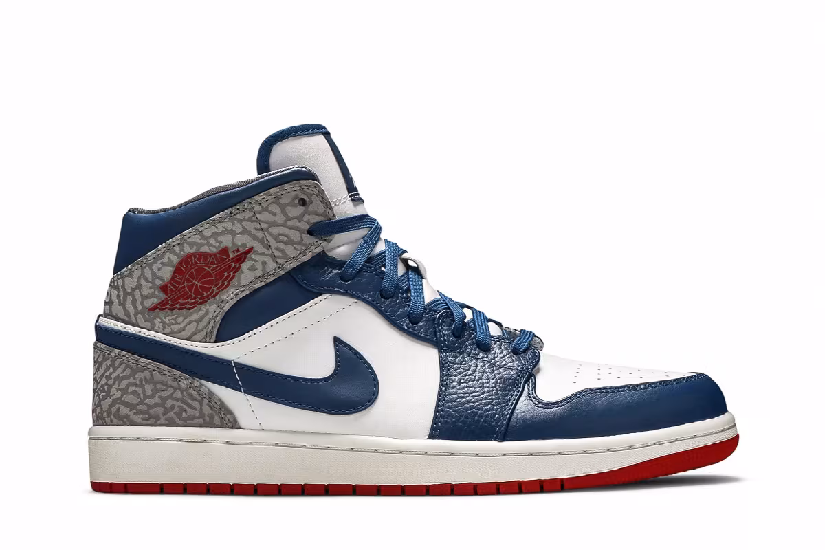 Air Jordan 1 Mid True Blue, view 2