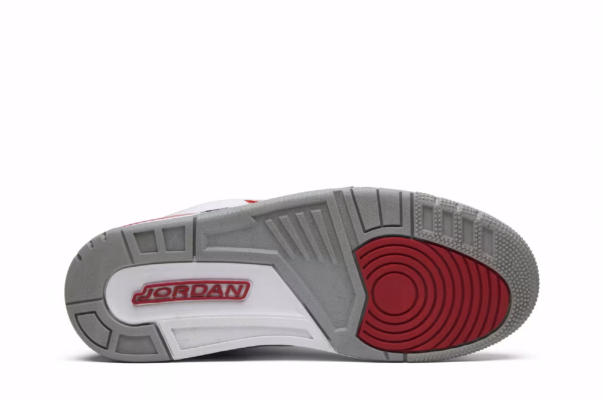 Air Jordan 3 Fire Red 2013, view 5