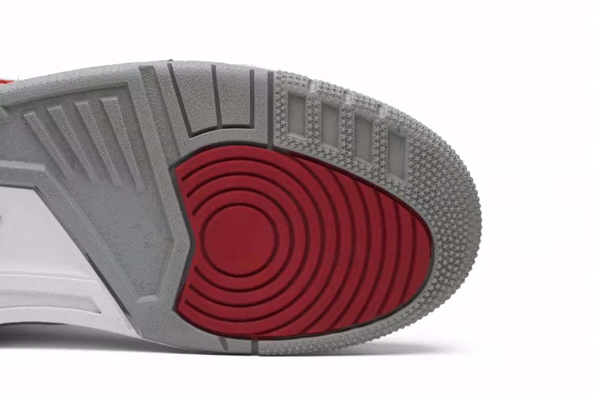 Air Jordan 3 Fire Red 2013, view 6