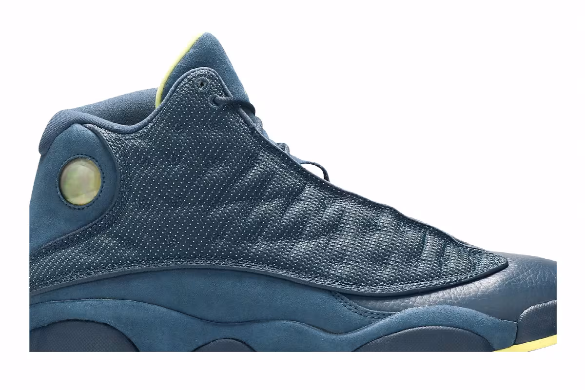 Air Jordan 13 Squadron Blue, view 3