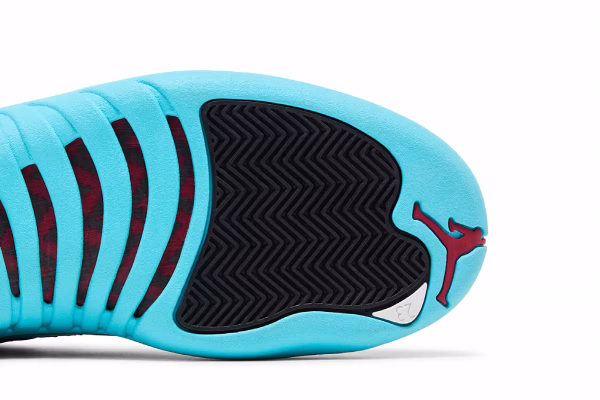 Air Jordan 12 gamma blue, view 6