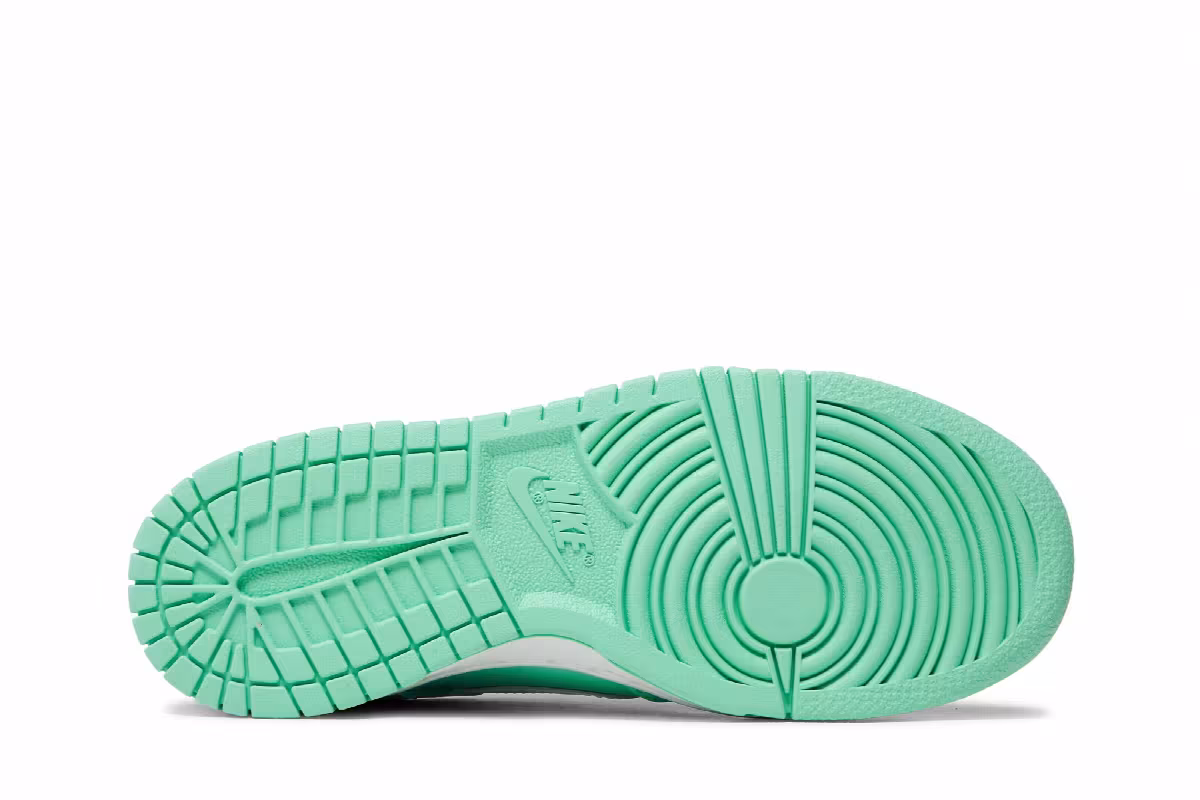 Nike Dunk Low GS Emerald Rise, view 5