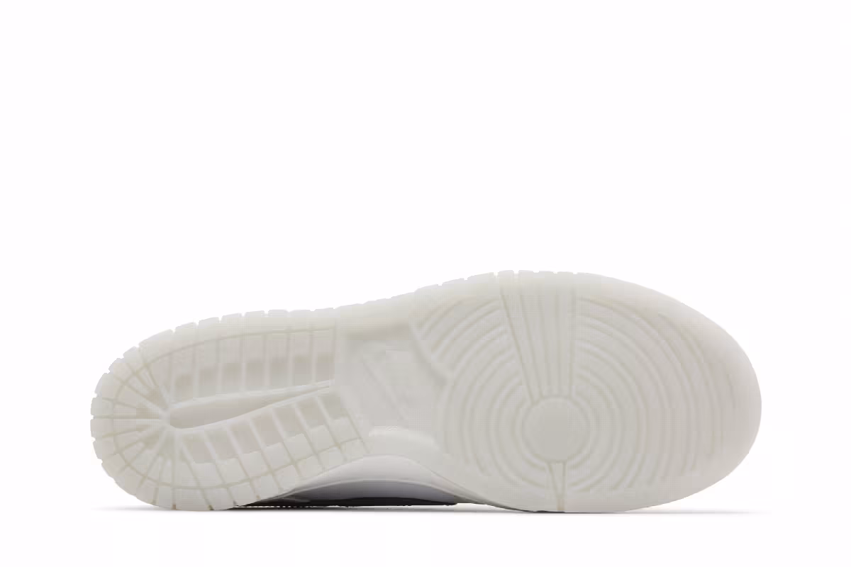 Nike Dunk Low GS Reflective Swoosh, view 5