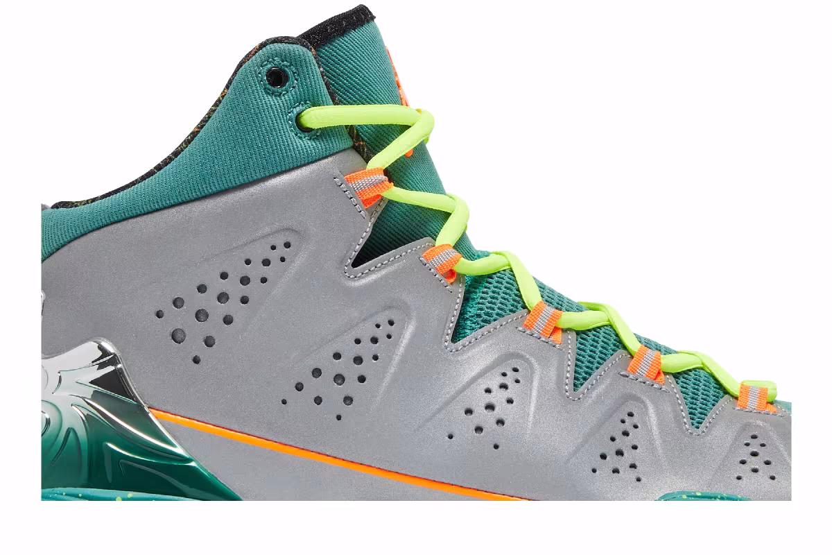 Air Jordan Melo M10 Christmas, view 3
