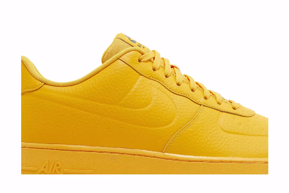 Nike Air Force 1 University Gold, view 3