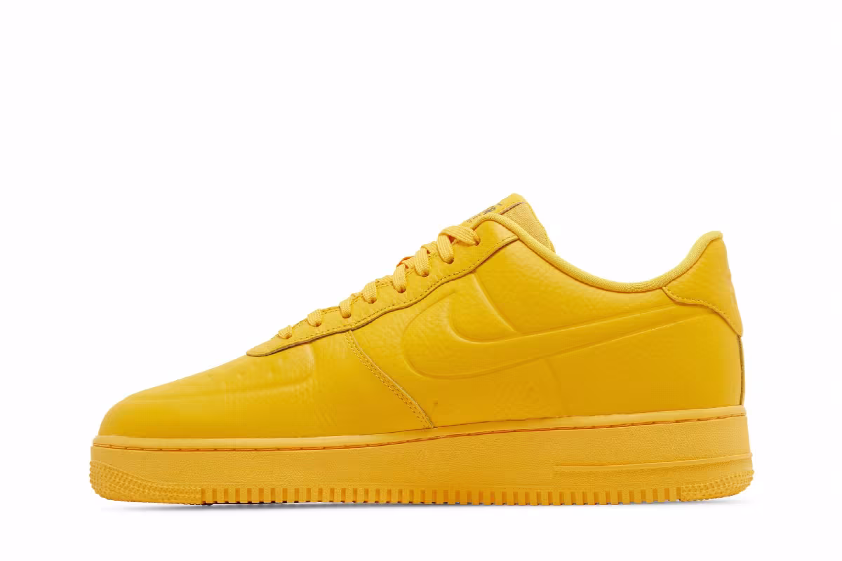 Nike Air Force 1 University Gold, view 4