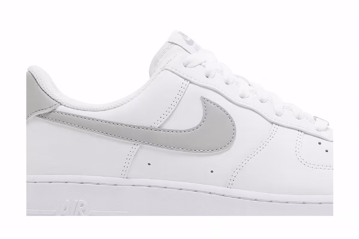 Nike Men's Air Force 1 White Light Smoke Grey, view 3