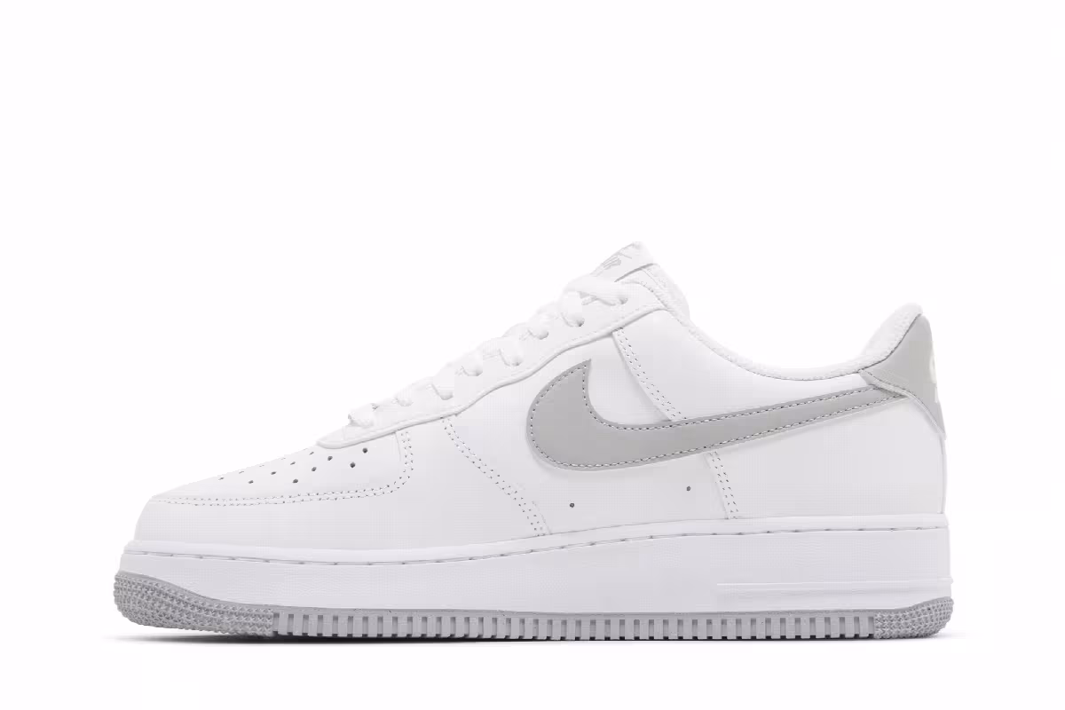 Nike Men's Air Force 1 White Light Smoke Grey, view 4