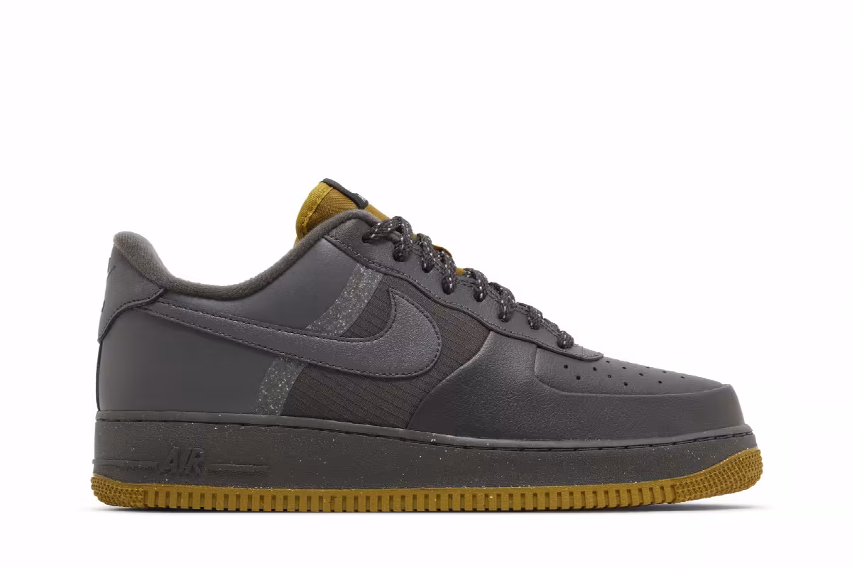 Nike Air Force 1 Winterized - Medium Ash, view 2
