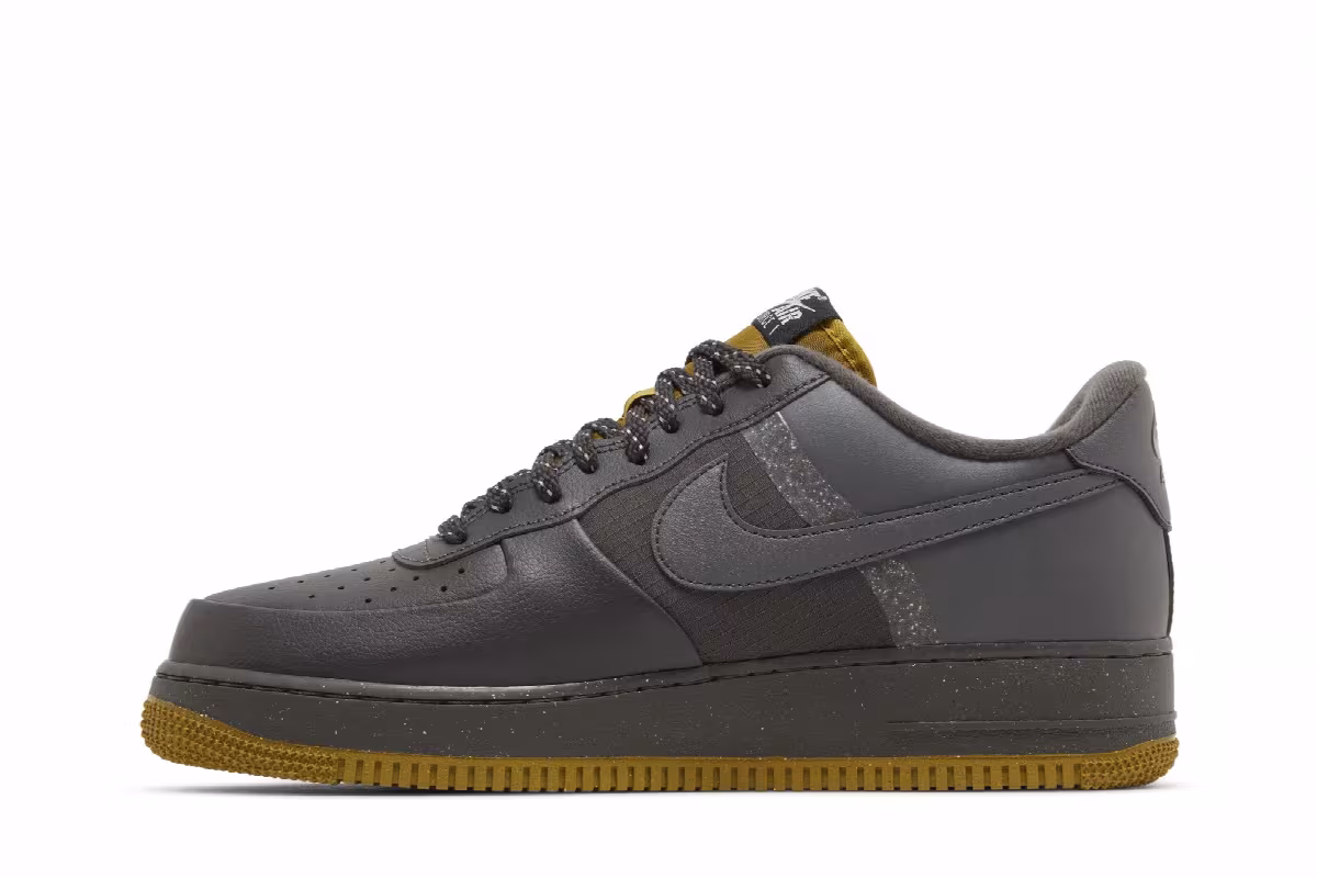 Nike Air Force 1 Winterized - Medium Ash, view 4