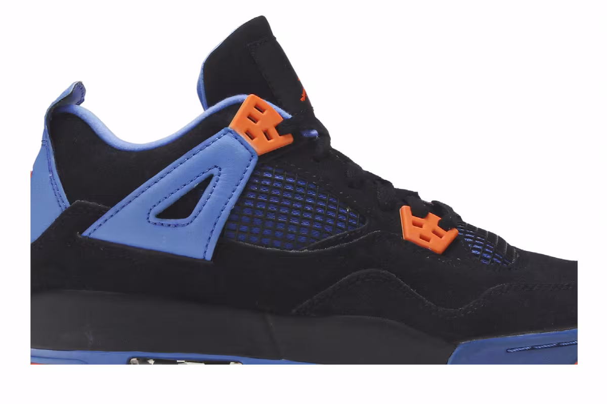 Air Jordan 4 GS Cavs, view 3