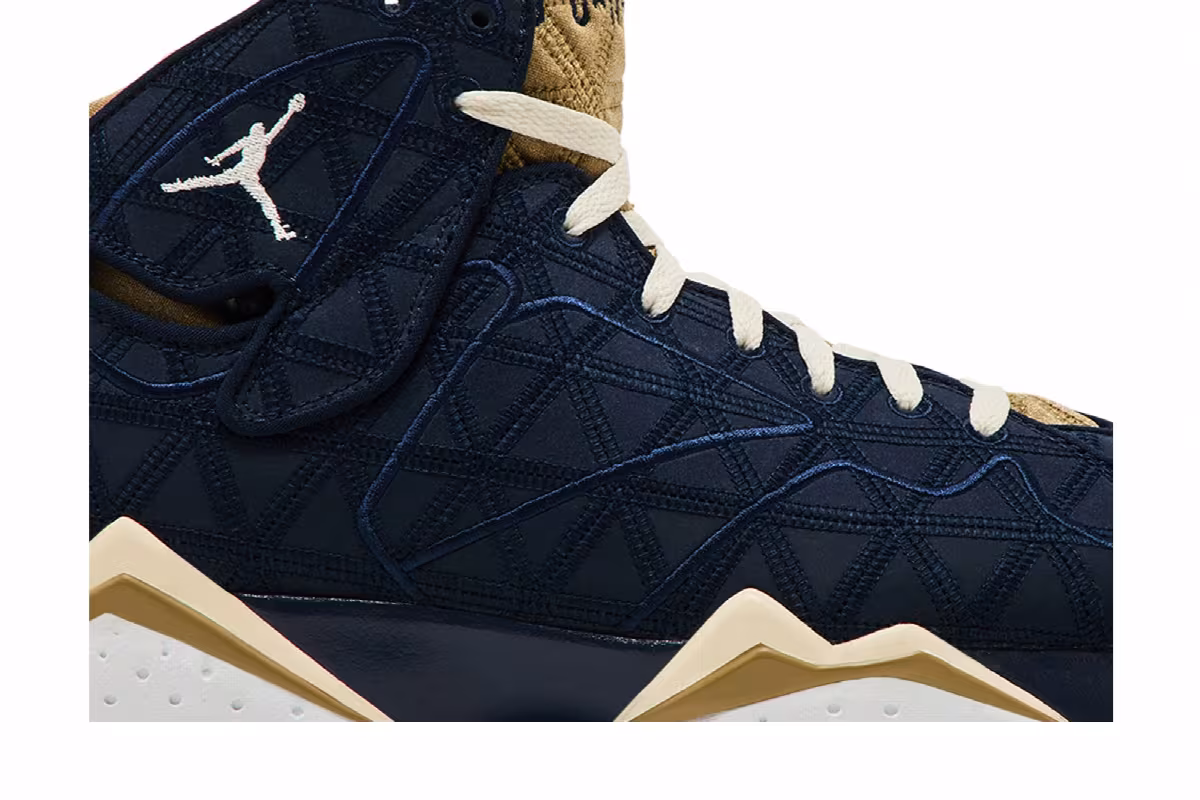 Air Jordan 7 J2K, view 3