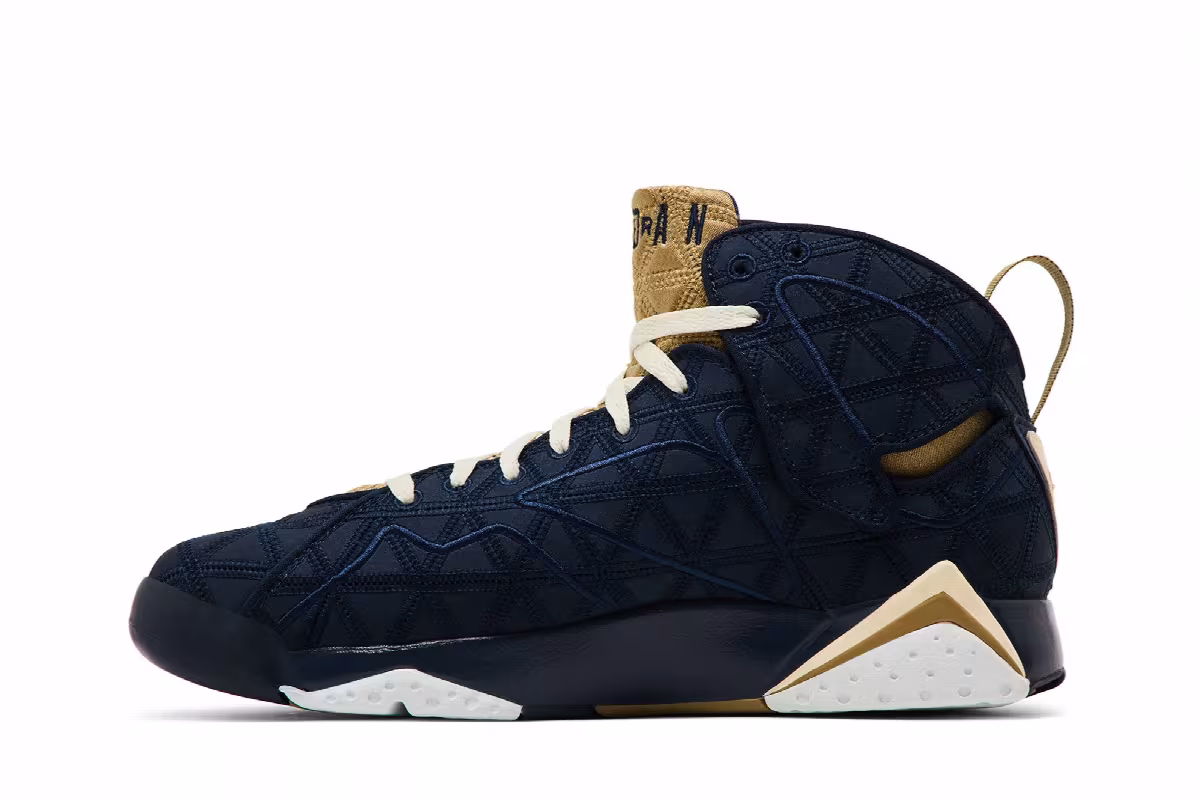 Air Jordan 7 J2K, view 4