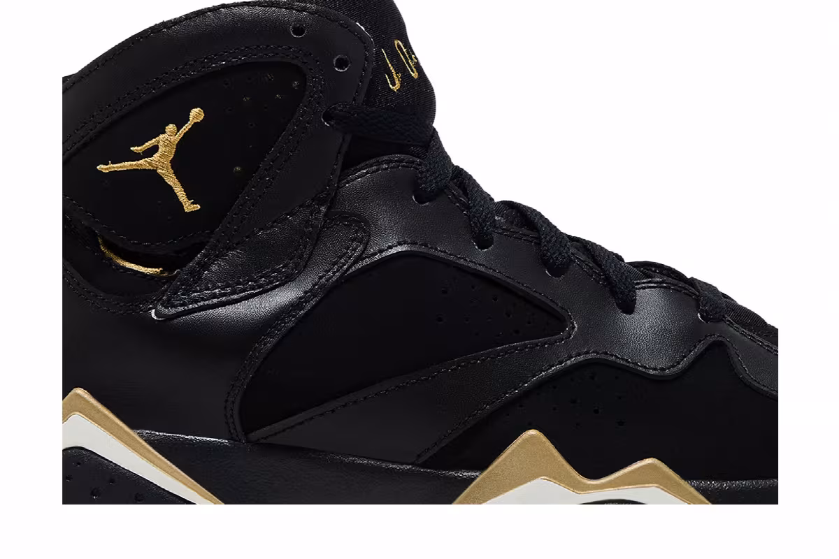 Air Jordan 7 GS Golden Momemts, view 3