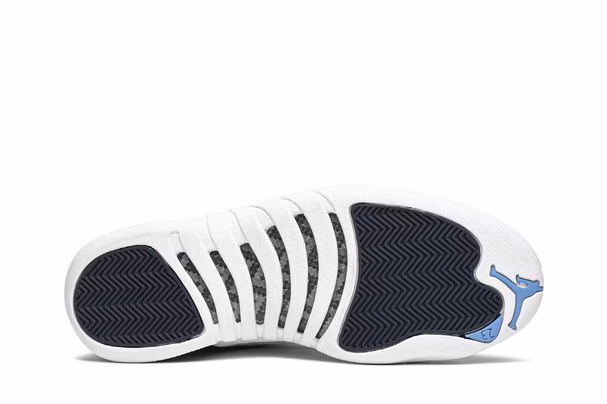 Air Jordan 12 Obsidian 2012, view 5