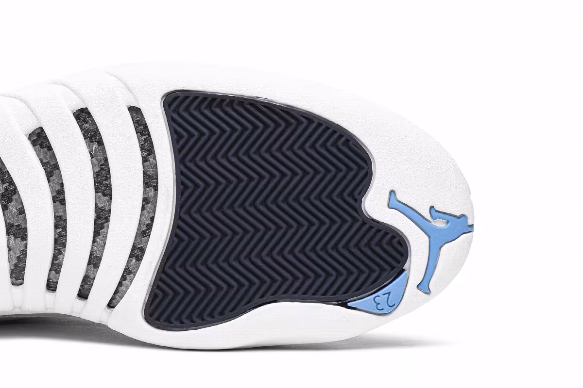 Air Jordan 12 Obsidian 2012, view 6