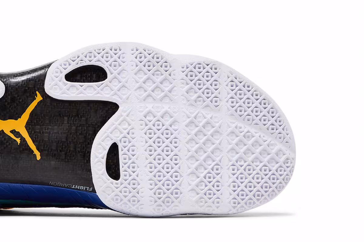 Air Jordan 2012 Deluxe Year of the Dragon, view 6