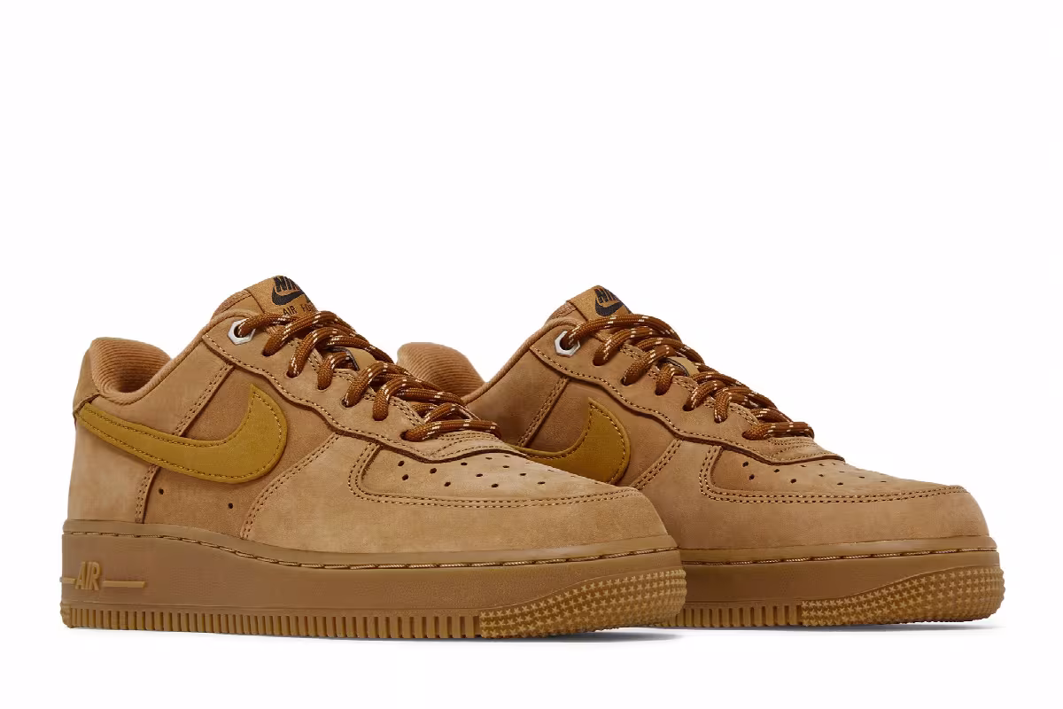Nike Women's Air Force 1 Flax Wheat, view 9