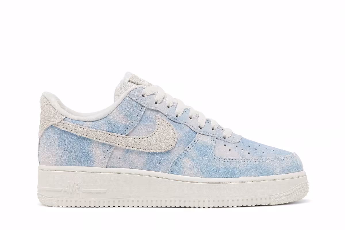 Nike Women's Air Force 1 Clouds, view 2