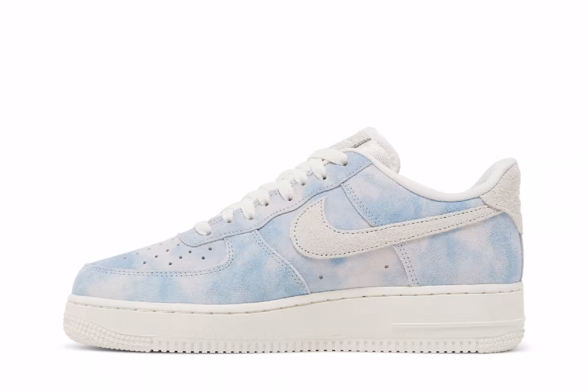 Nike Women's Air Force 1 Clouds, view 4