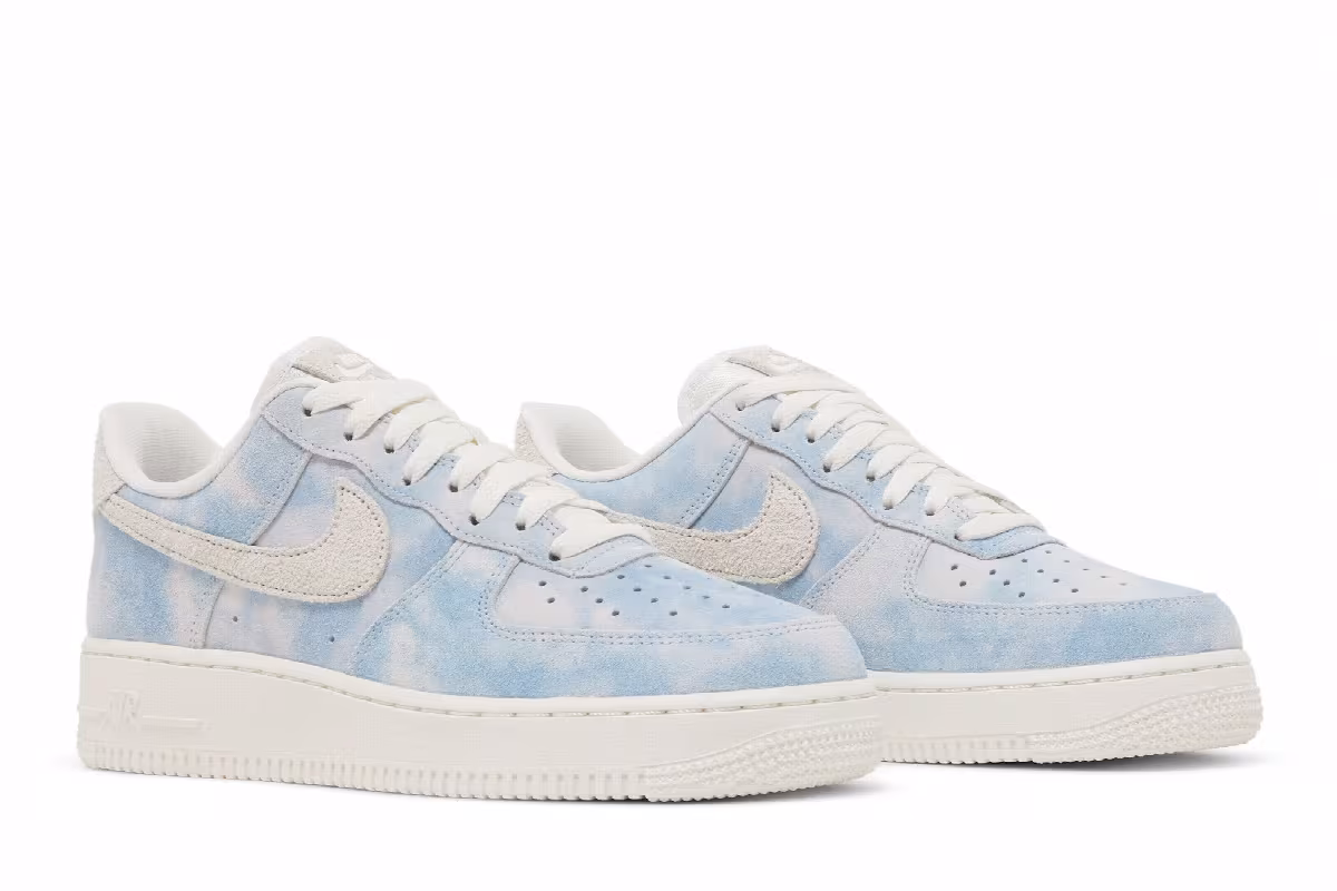 Nike Women's Air Force 1 Clouds, view 9