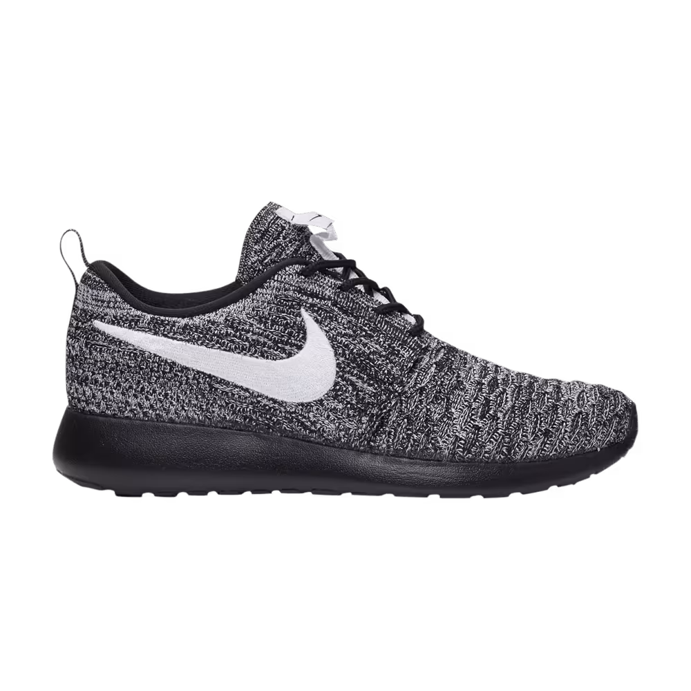 Nike Women's Roshe One Flyknit Black White