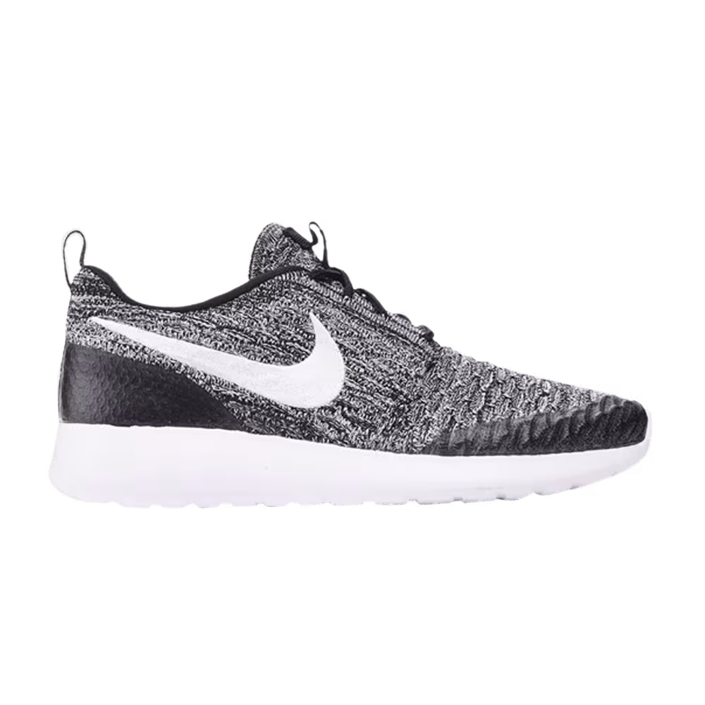 Nike Women's Roshe One Flyknit Black White