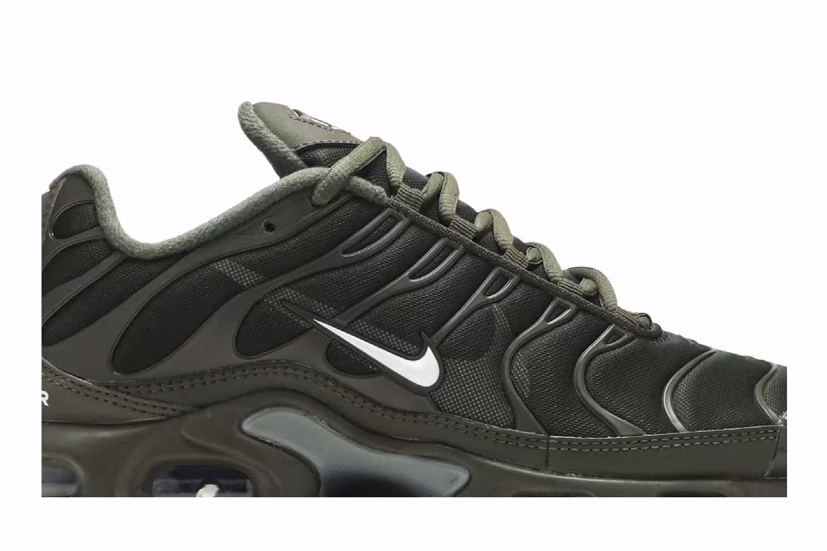Nike Air Max Plus Olive, view 3