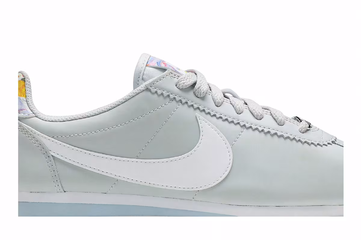 Nike Women's Classic Cortez Pure Platinum, view 3