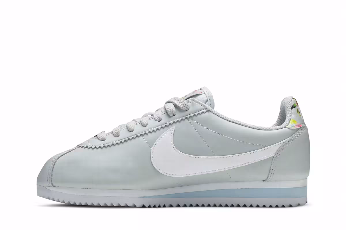 Nike Women's Classic Cortez Pure Platinum, view 4