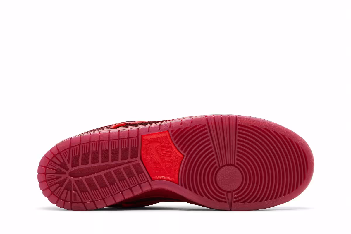 The Wizard of Oz x Nike Dunk Low SB Ruby Red Slipper, view 5