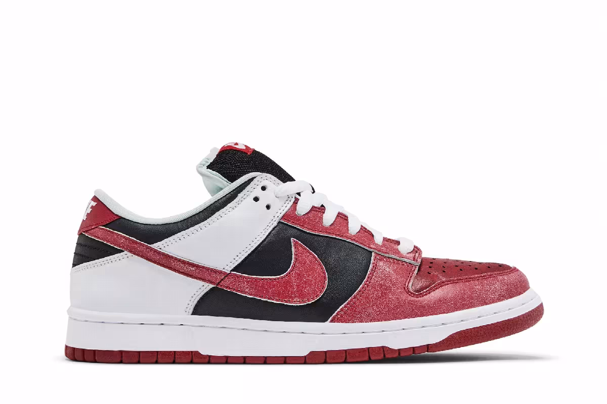 Nike Dunk Low Pro SB Jason Voorhees, view 2
