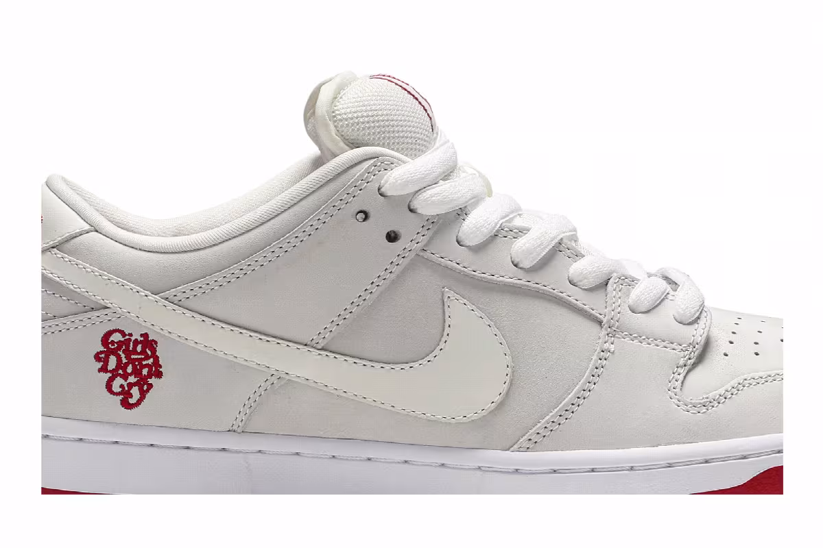 Girls Don't Cry x Nike Dunk Low Pro SB QS Friends & Family, view 3