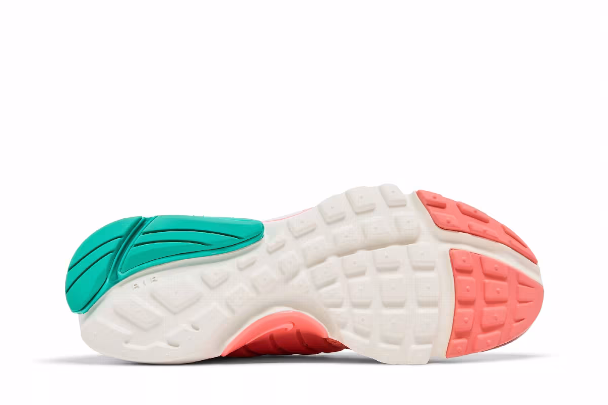 Nike Women's Air Presto Flyknit Ultra Atomic Pink, view 5