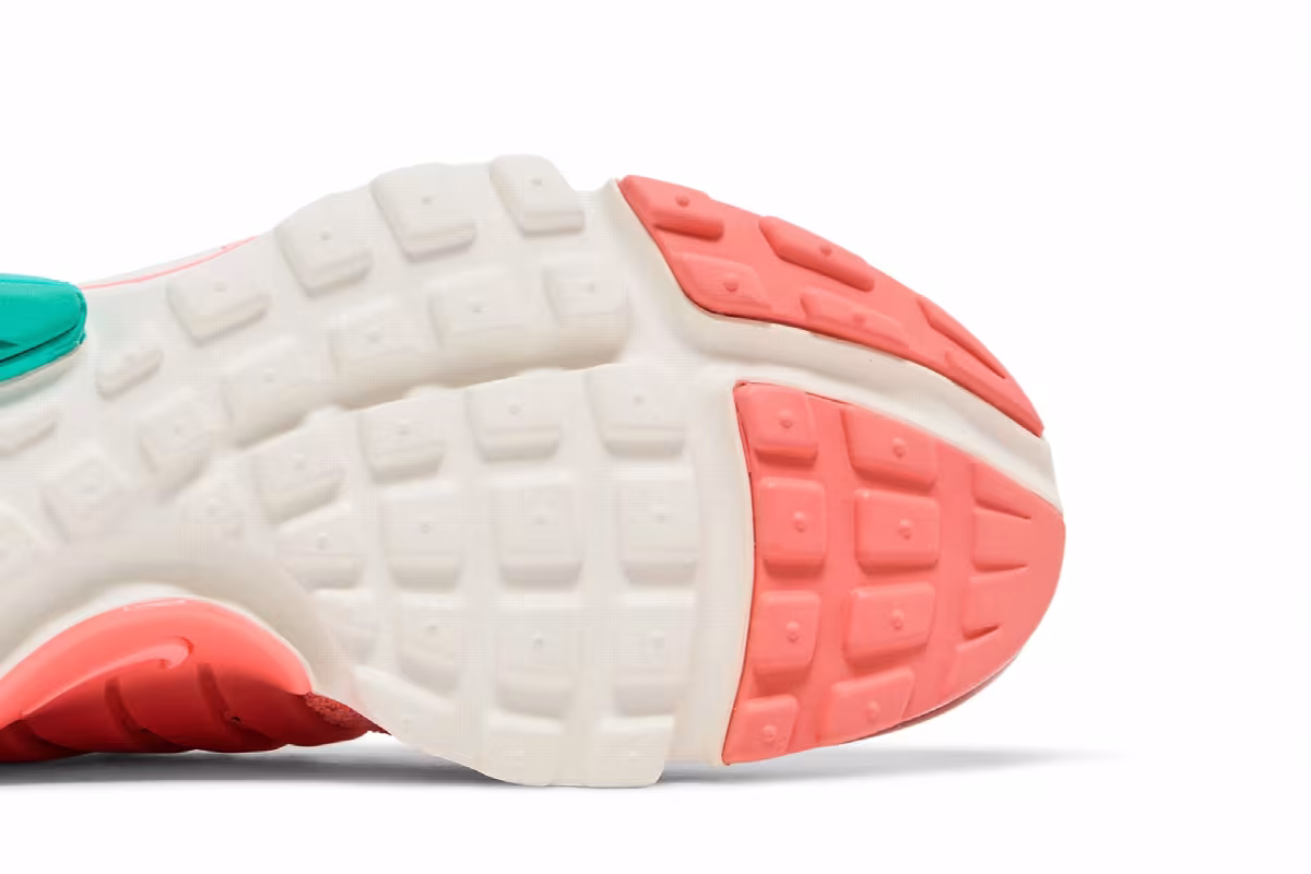 Nike Women's Air Presto Flyknit Ultra Atomic Pink, view 6