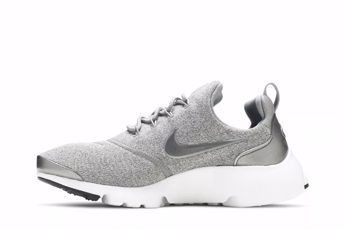 Nike Women's Presto Fly SE Dust, view 4