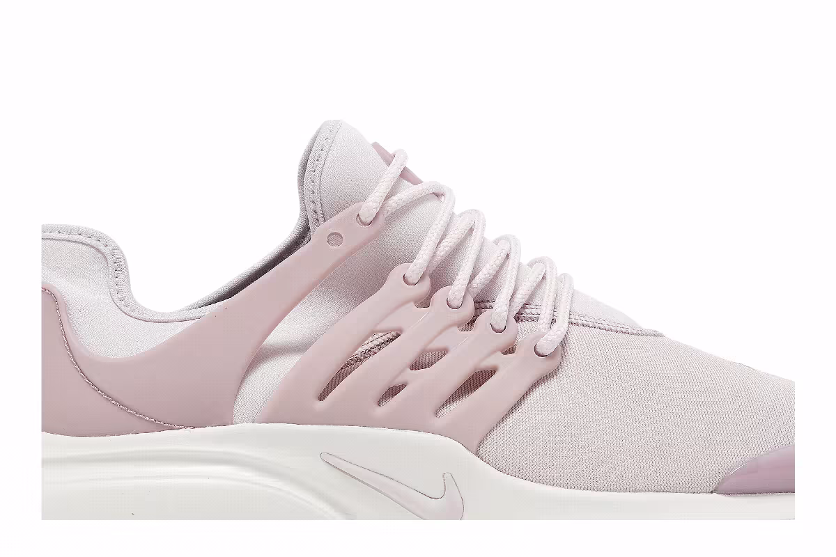 Nike Women's Air Presto Venice, view 3