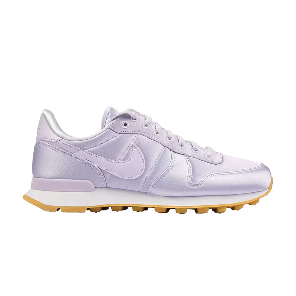 Nike Women's Internationalist Satin QS Barely Grape