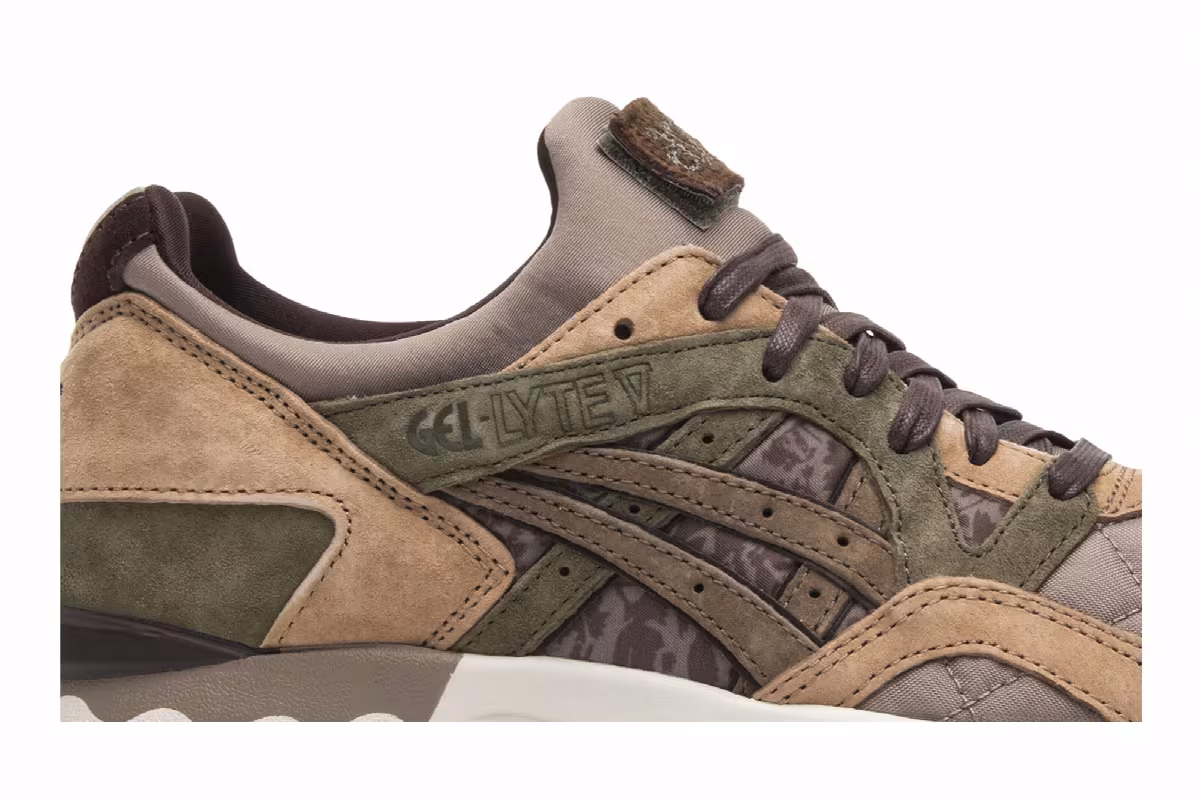 Kicks Lab x SBTG x ASICS Gel Lyte V Phys Ed, view 3
