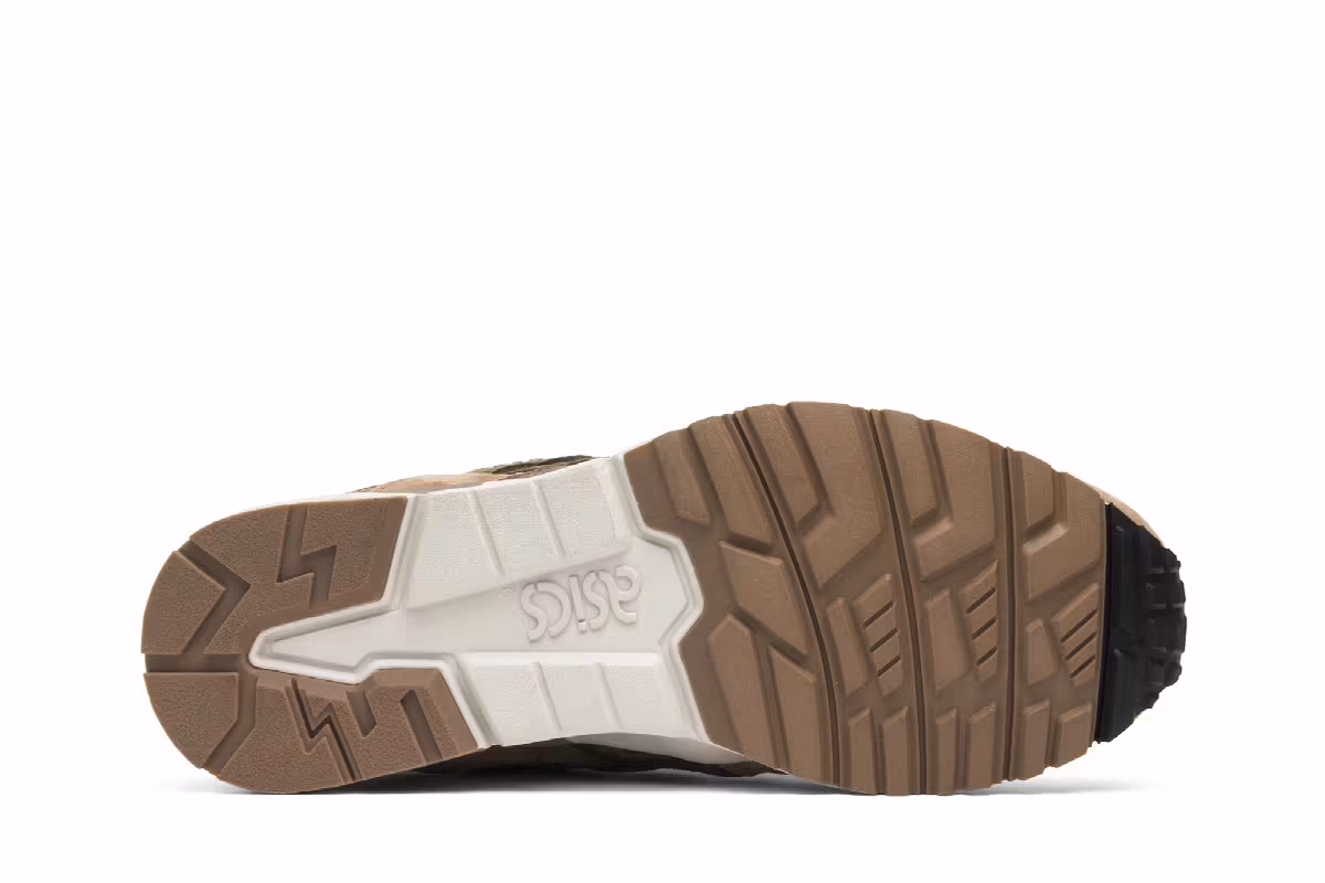 Kicks Lab x SBTG x ASICS Gel Lyte V Phys Ed, view 5