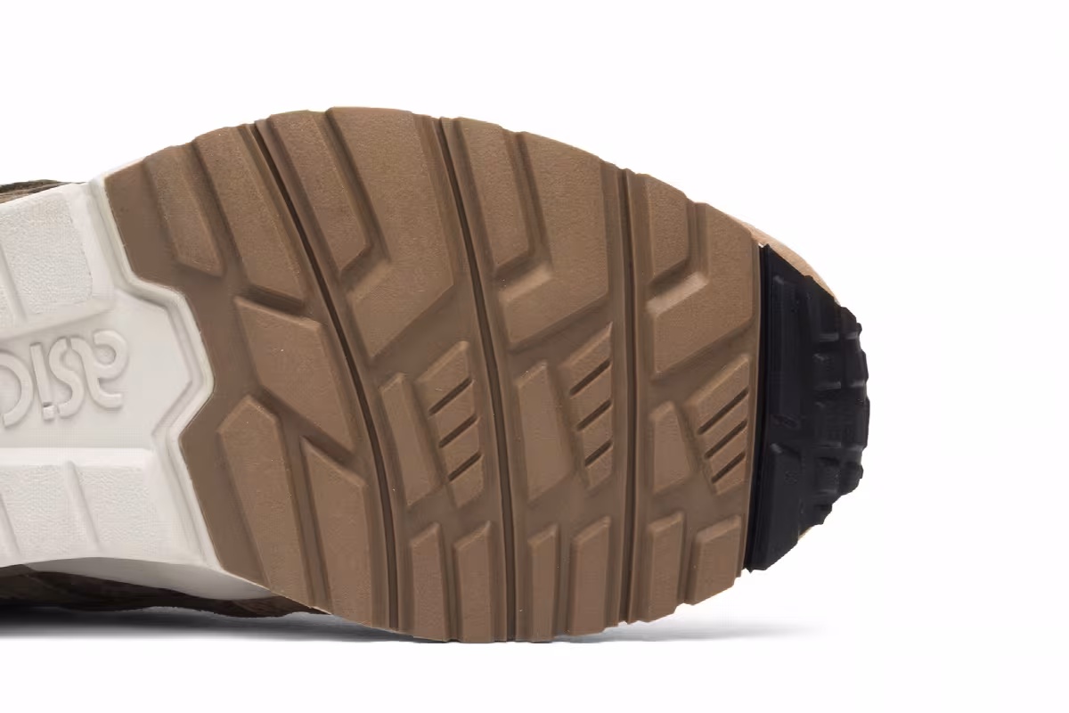 Kicks Lab x SBTG x ASICS Gel Lyte V Phys Ed, view 6