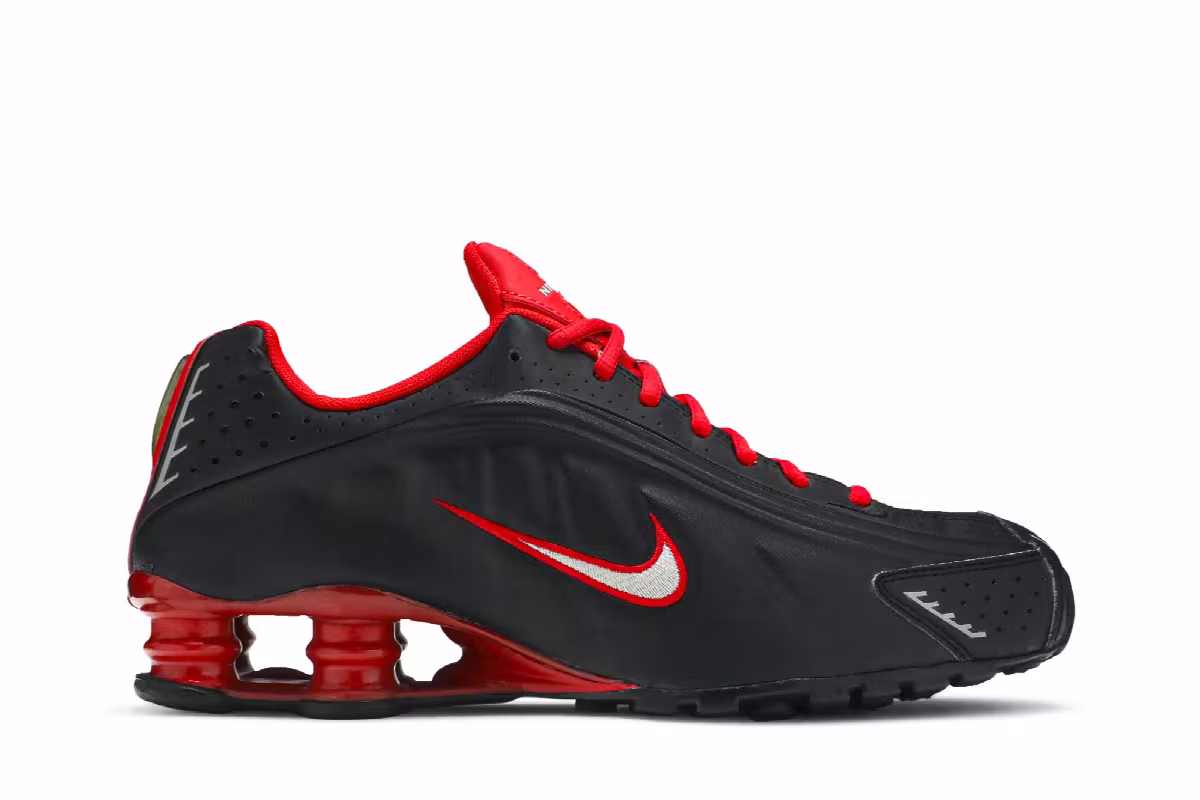 Nike Shox R4 Black Red, view 2