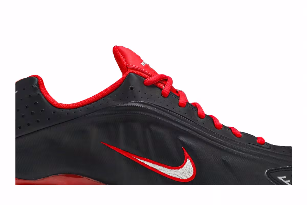 Nike Shox R4 Black Red, view 3