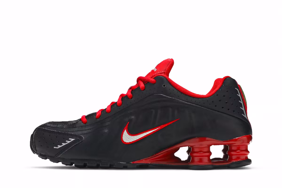 Nike Shox R4 Black Red, view 4