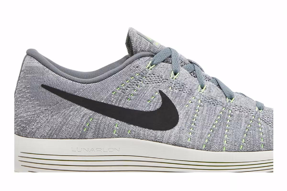Nike LunarEpic Low Flyknit, view 3
