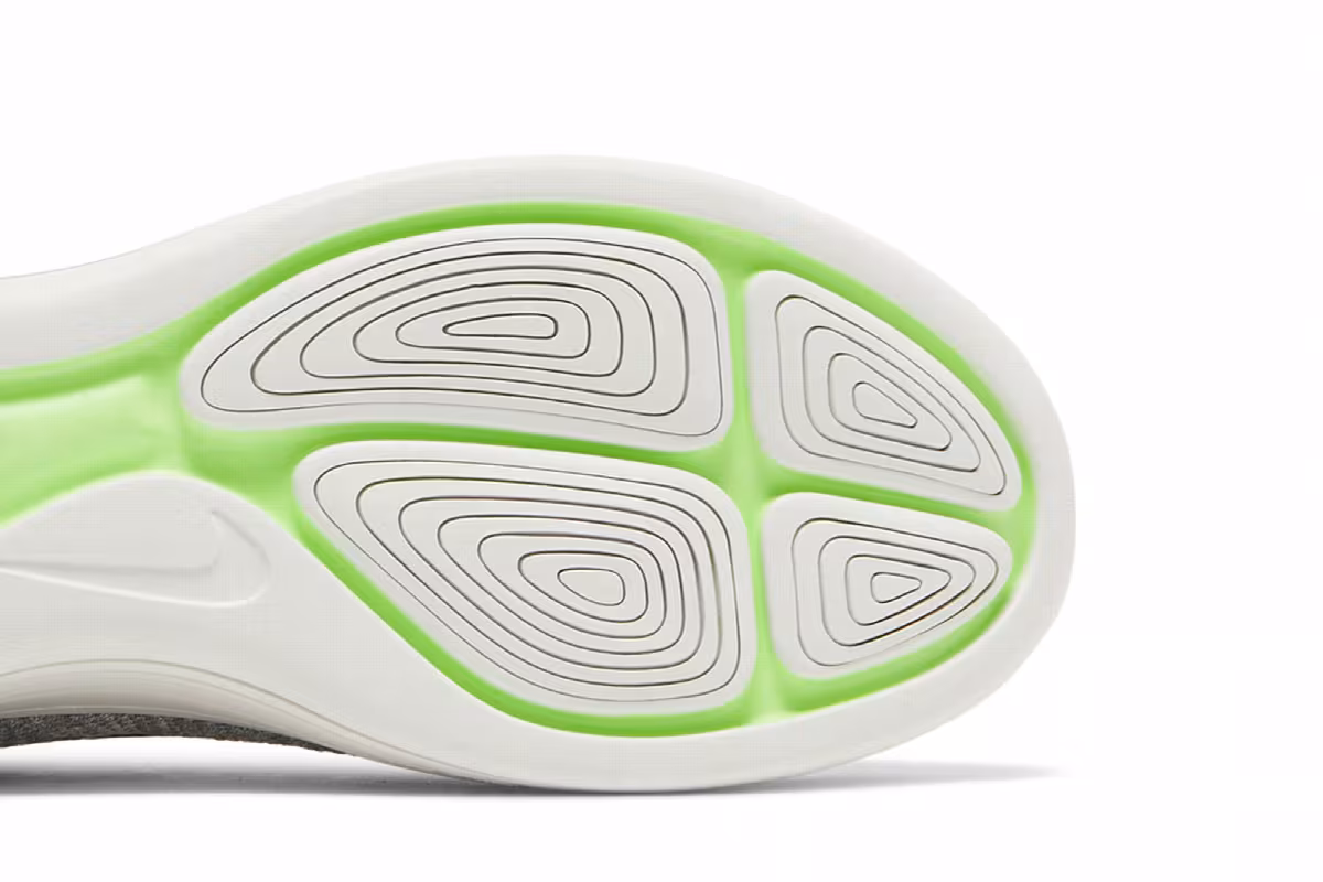 Nike LunarEpic Low Flyknit, view 6