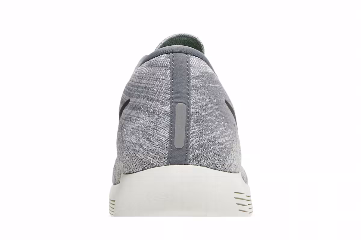 Nike LunarEpic Low Flyknit, view 8
