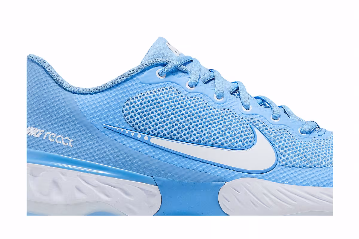 Nike Alpha Huarache Elite 3 UNC, view 3